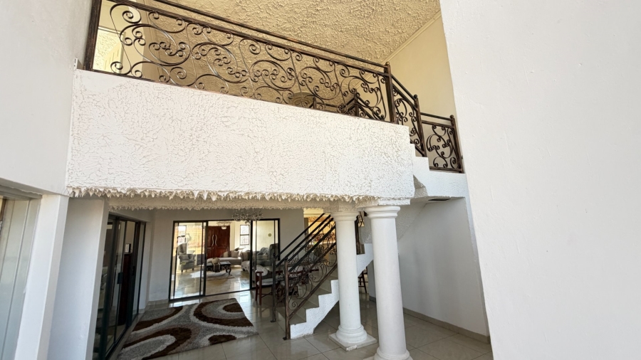 5 Bedroom Property for Sale in Grimbeeck Park North West